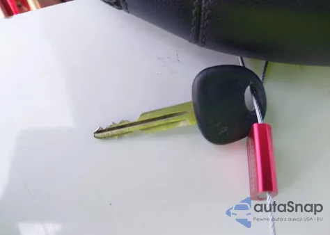 2005 Hyundai Elantra Gls/Gt z USA, uszkodzony, nr VIN KMHDN46D75U004742